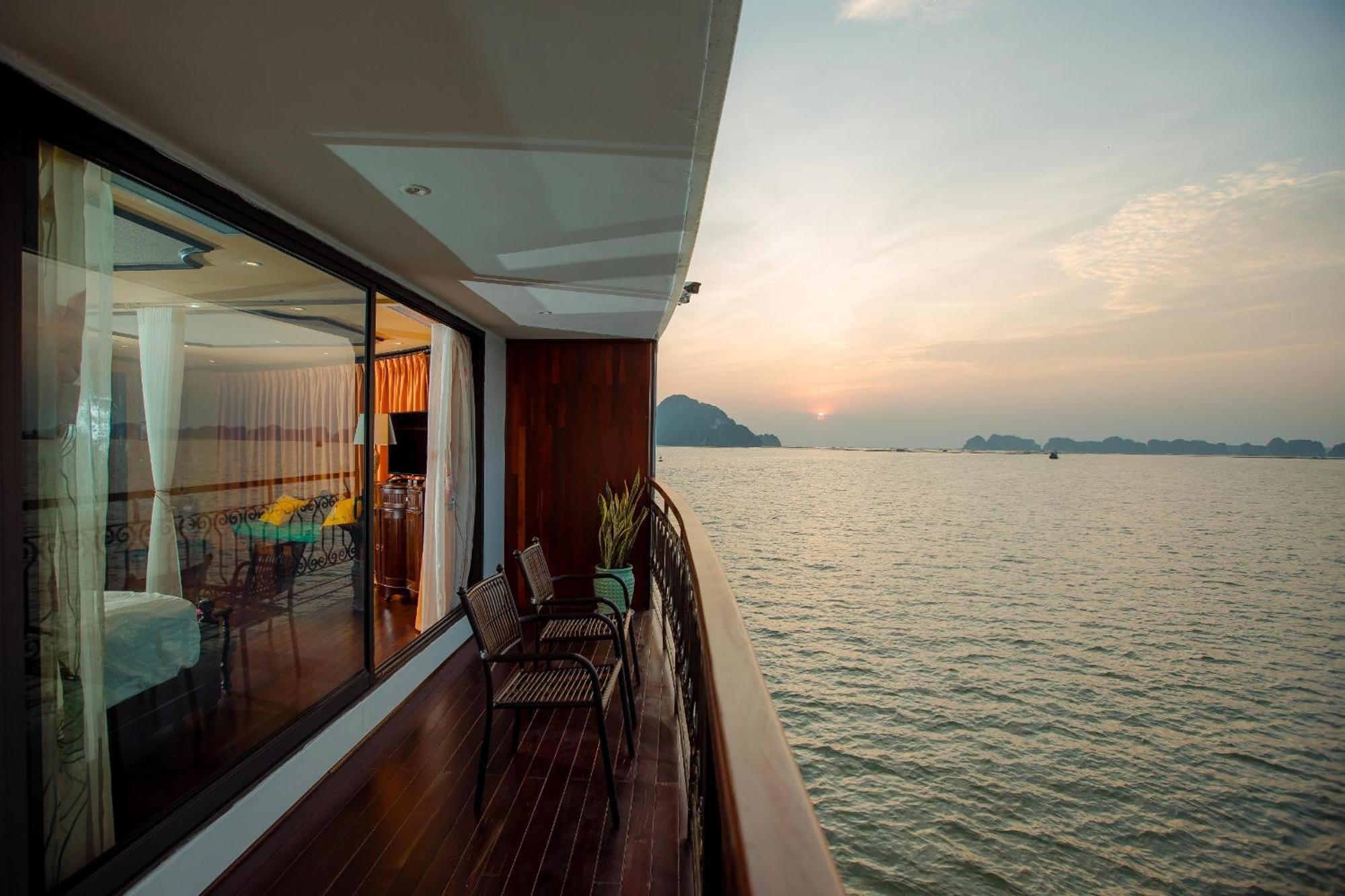  Indochine Premium Halong Bay